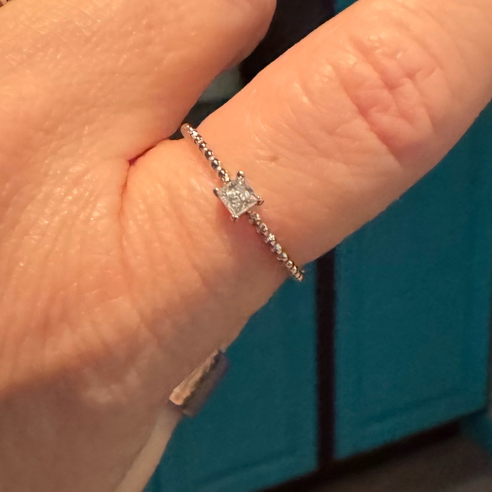 0.1 ct Moissanite ring disco 🪩 time - Picture 8 of 9